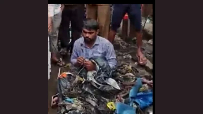 शिवसेना विधायक की दादागिरी, ठेकेदार पर डाला नाले का कचरा शिवसेना विधायक की दादागिरी, ठेकेदार पर डाला नाले का कचरा