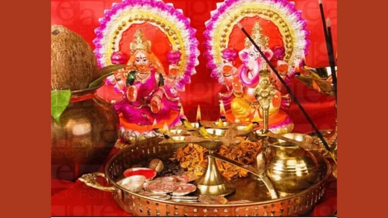 Diwali puja vidhi 2021 : इस विधि से करें पूजा, चमत्कारी असर से होगा धन लाभ Diwali puja vidhi 2021 : इस विधि से करें पूजा, चमत्कारी असर से होगा धन लाभ
