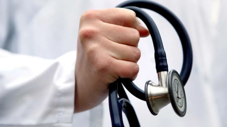 रेजिडेंट डॉक्टरों की हड़ताल जारी, स्वास्थ सेवा पर पड़ेगा असर