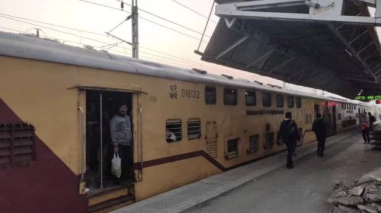 वलसाड डबलडेकर फास्ट पॅसेंजर बंद होणार वलसाड डबलडेकर फास्ट पॅसेंजर बंद होणार