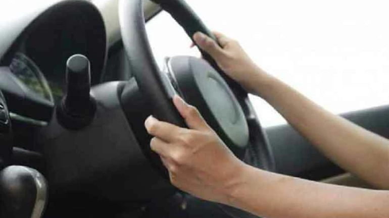 मुंबई - ड्राइविंग लाइसेंस लेने वाली महिलाओं की भी बढ़ रही है संख्या