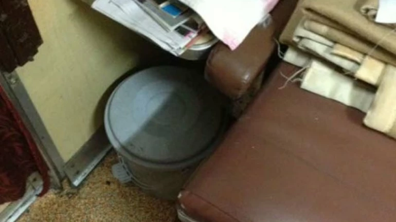 मुंबईहून सुटणाऱ्या गाड्यांमध्ये लवकरच डस्टबिन बसवले जाणार मुंबईहून सुटणाऱ्या गाड्यांमध्ये लवकरच डस्टबिन बसवले जाणार