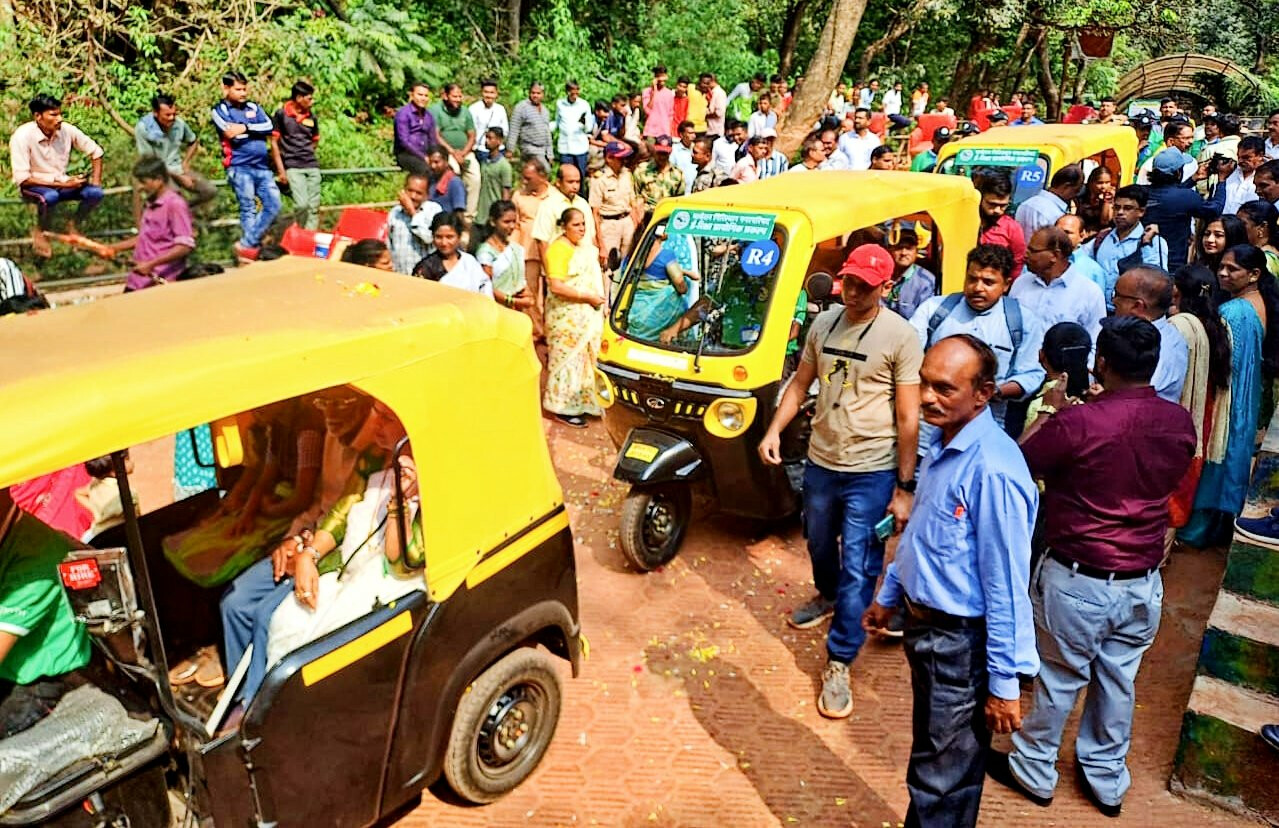 माथेरान-  हिल स्टेशन पर 172 साल में पहली बार ई-रिक्शा सेवा शुरू
