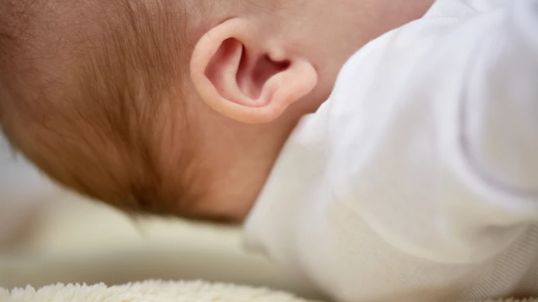 1-Day Old Abandoned Baby Girl Found In Pool Of Ants in Malad