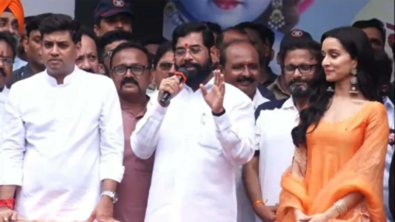 “आम्ही ५० थरांची हंडी फोडली”, एकनाथ शिंदेंची राजकीय टोलेबाजी “आम्ही ५० थरांची हंडी फोडली”, एकनाथ शिंदेंची राजकीय टोलेबाजी