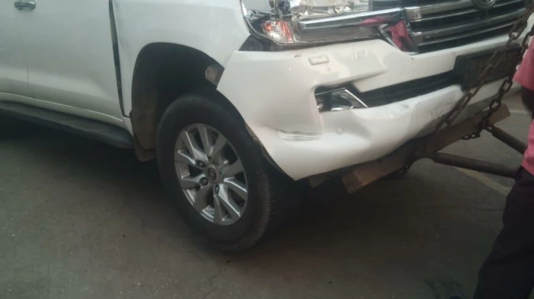 एकनाथ शिंदे यांच्या गाडीचा अपघात एकनाथ शिंदे यांच्या गाडीचा अपघात