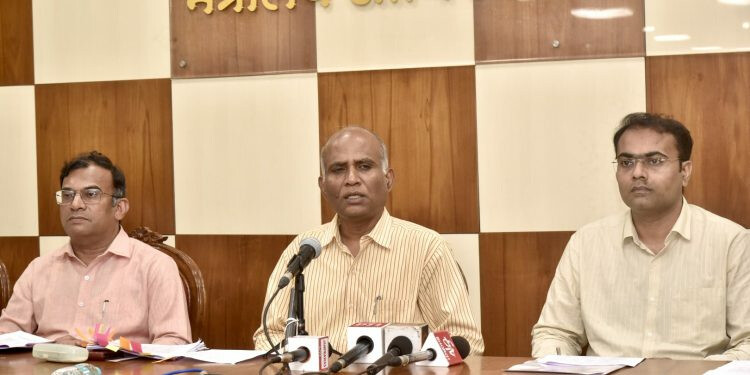 दृष्टिबाधित मतदाताओं की सुविधा के लिए ब्रेल लिपि में मतदाता सूचना पत्रक