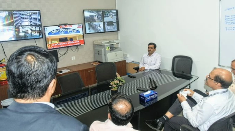 विशेष चुनाव निरीक्षकों ने लोकसभा चुनाव के नतीजों की समीक्षा की विशेष चुनाव निरीक्षकों ने लोकसभा चुनाव के नतीजों की समीक्षा की