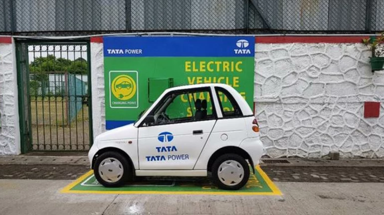 Mumbai Railway stations will soon get EV charging points Mumbai Railway stations will soon get EV charging points