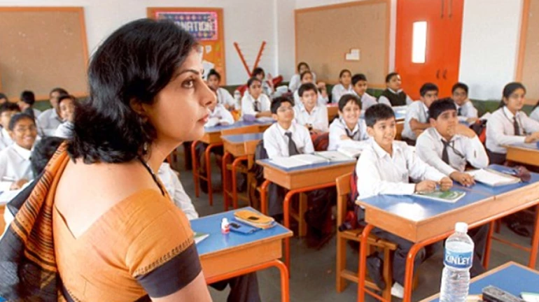 पालकांना दिलासा, इंग्रजी शाळांची फी मध्ये २५ टक्के कपात पालकांना दिलासा, इंग्रजी शाळांची फी मध्ये २५ टक्के कपात