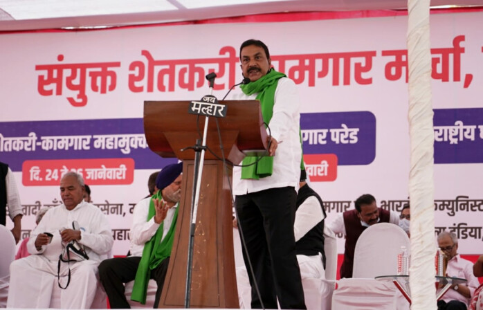 In Pics Farmers Protest In Azad Maidan Sharad Pawar Addresses The Rally