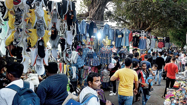 South Bombay's Fashion Street to be transformed into a well-organized hawkers' plaza. South Bombay's Fashion Street to be transformed into a well-organized hawkers' plaza.