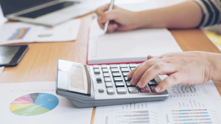 FD vs Savings Account – Why should you choose to invest in FD? FD vs Savings Account – Why should you choose to invest in FD?