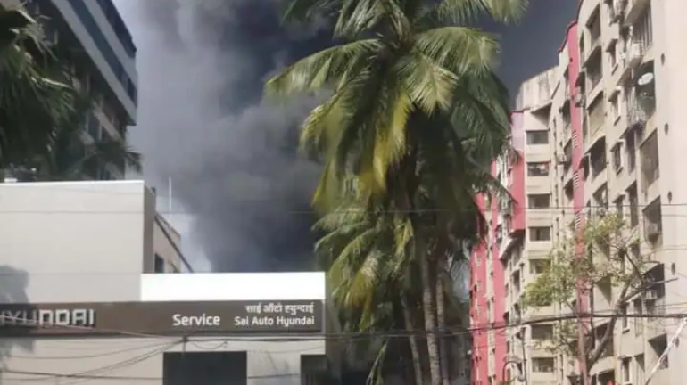 पवईतील साई ऑटो हुंडाईच्या सर्व्हिस सेंटरला आग पवईतील साई ऑटो हुंडाईच्या सर्व्हिस सेंटरला आग