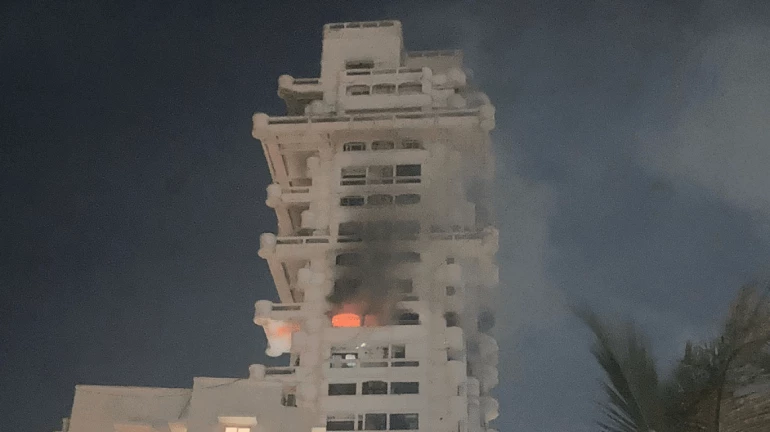 शाहरुख खानच्या मन्नत बंगल्याजवळील इमारतीला लागली आग