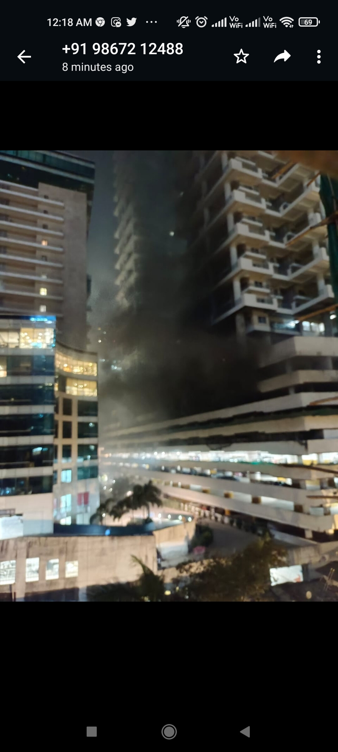 प्रभादेवीत इमारतीला भीषण आग