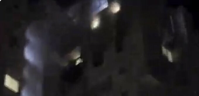 एक्ट्रेस जैकलीन फर्नांडीज के रहने वाले बिल्डिंग में लगी आग