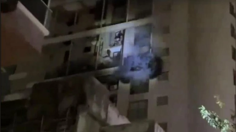 Mumbai: Fire at singer Shaan's residential building leaves 80-year-old woman critically injured. Mumbai: Fire at singer Shaan's residential building leaves 80-year-old woman critically injured.