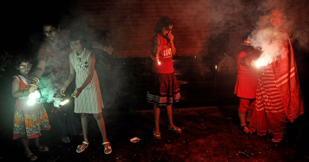 पटाखे फोड़कर बॉम्बे हाई कोर्ट का आदेश तोड़ने वालों पर कार्रवाई