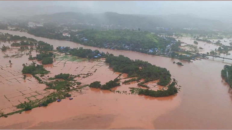 Heavy rainfall and floods across Maharashtra severely damage roads; INR 1800 crore loss reported