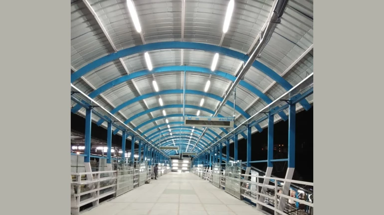 बांद्रा रेलवे स्टेशन पर खुला नया फुट ओवर ब्रिज