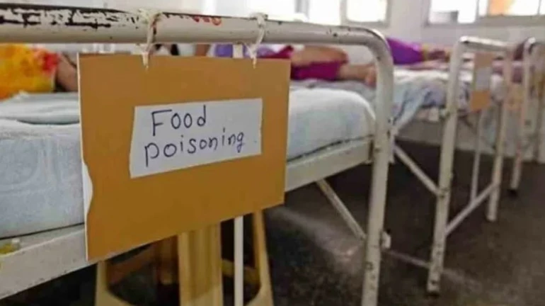 आश्रमशाळेतील 150 विद्यार्थी आजारी, अन्नातून विषबाधा झाल्याचा संशय आश्रमशाळेतील 150 विद्यार्थी आजारी, अन्नातून विषबाधा झाल्याचा संशय