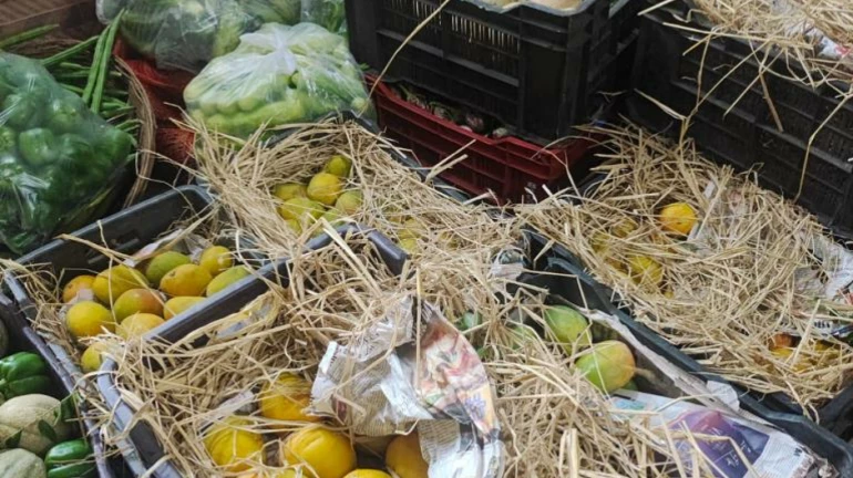 Thane: Fruits and vegetables seized in footpath encroachment donated to charitable organisations