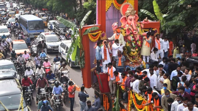 Mumbai: FDA Chief Tukaram Mundhe Warns Food Sellers of Strict Action During Ganeshotsav Mumbai: FDA Chief Tukaram Mundhe Warns Food Sellers of Strict Action During Ganeshotsav