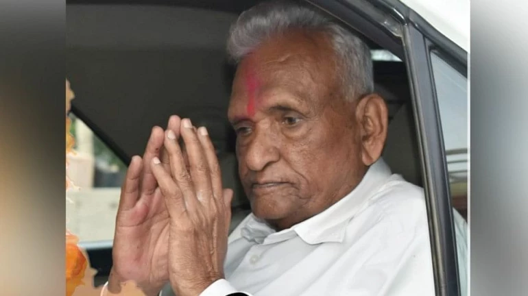 Former minister and and MLA Ganapatrao Deshmukh passes away at 94 Former minister and and MLA Ganapatrao Deshmukh passes away at 94
