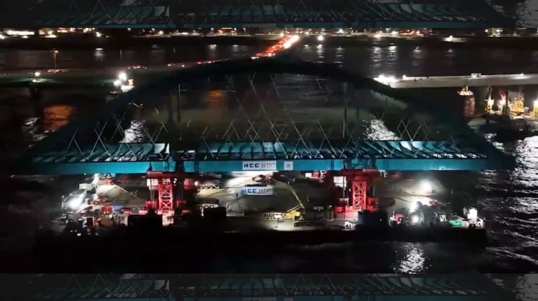 कोस्टल रोड-वांद्रे वरळी सी लिंक जोडणारा पहिला गर्डर लाँच कोस्टल रोड-वांद्रे वरळी सी लिंक जोडणारा पहिला गर्डर लाँच