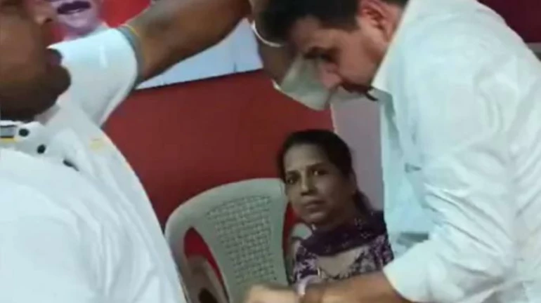 "भाजपचं सरकार आलंय, मारवाडीत बोल"; दुकानदाराची अरेरावी "भाजपचं सरकार आलंय, मारवाडीत बोल"; दुकानदाराची अरेरावी