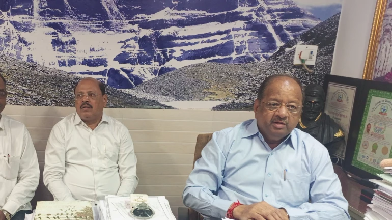 झोपड़पट्टी के पहले मंजिल पर स्थित घरों को भी मिलेगा पुनर्वसन का लाभ झोपड़पट्टी के पहले मंजिल पर स्थित घरों को भी मिलेगा पुनर्वसन का लाभ