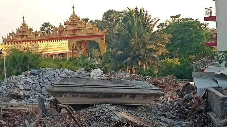 गोराईतील प्राचीन मंदिर पाडले, एफआयआर दाखल गोराईतील प्राचीन मंदिर पाडले, एफआयआर दाखल
