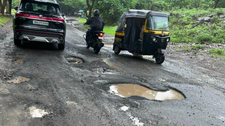 MNS criticises government over massive potholes in Goregaon Film City