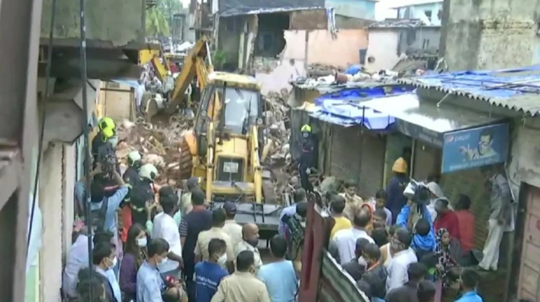 गोवंडी में इमारत गिरी, तीन की मौत