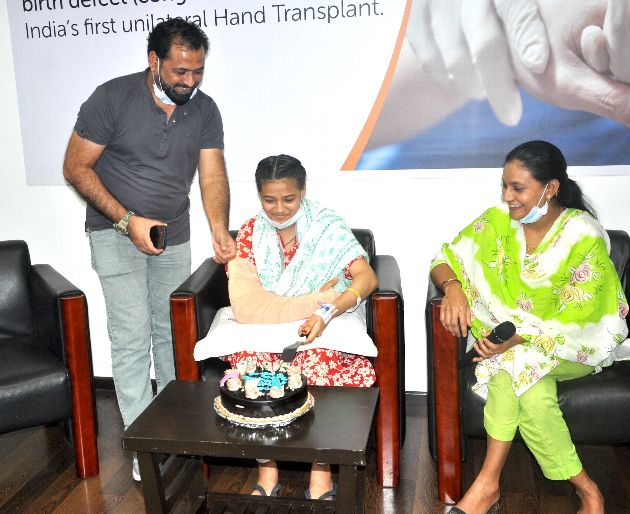 Mumbai: 18-Year-Old with Birth Defect Becomes First Indian to Undergo Unilateral Hand Transplant