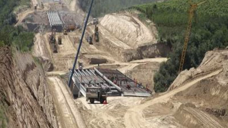 दिल्ली-मुंबई महामार्ग २०२२ पर्यंत पूर्ण करण्याचं लक्ष्य दिल्ली-मुंबई महामार्ग २०२२ पर्यंत पूर्ण करण्याचं लक्ष्य