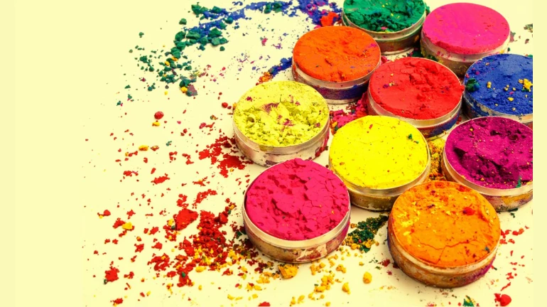 Holi 2022 : घरच्या घरी 'असे' बनवा नैसर्गिक रंग Holi 2022 : घरच्या घरी 'असे' बनवा नैसर्गिक रंग