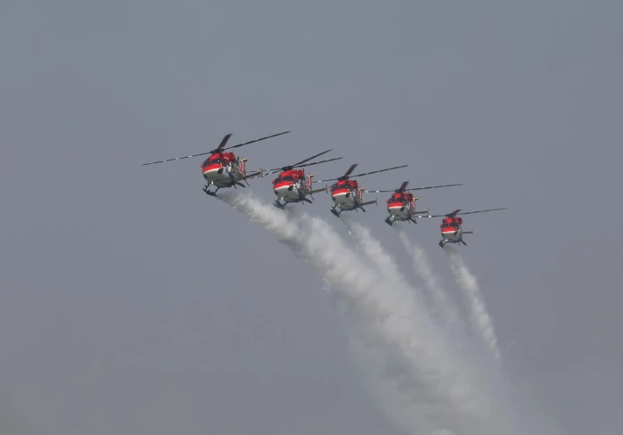 Scintillating Air Show by Indian Air Force in Mumbai - See Pics Here