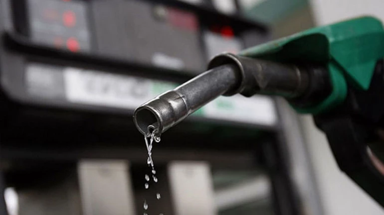 लगातार आठवें दिन पेट्रोल की किमत में गिरावट