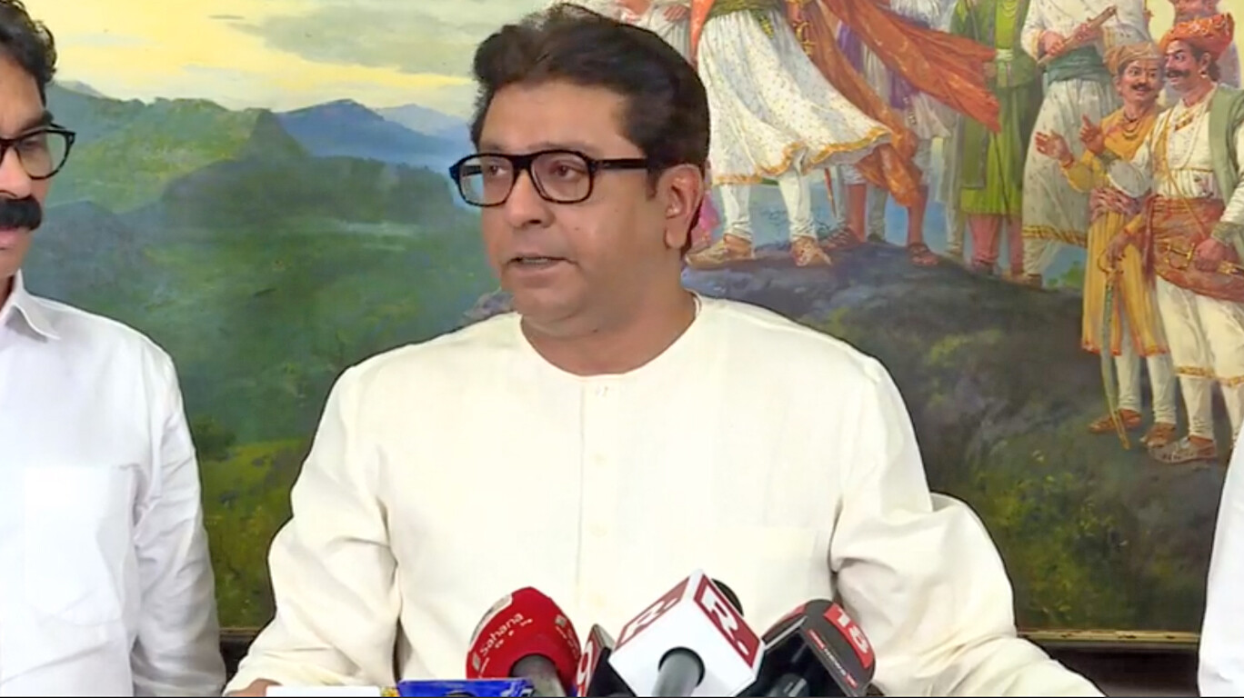 Hike in Fuel prices is to compensate for Demonetisation failure: MNS chief Raj Thackeray