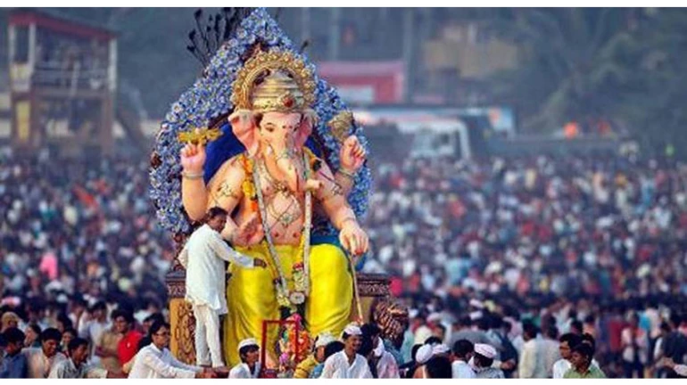 गणेशोत्सव के मद्देनजर पुलिस चला रही जागरुकता अभियान गणेशोत्सव के मद्देनजर पुलिस चला रही जागरुकता अभियान