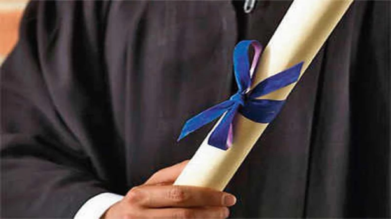 'लॉ'च्या विद्यार्थ्यांना तात्पुरता प्रवेश, अनेक विद्यार्थी चिंताग्रस्त 'लॉ'च्या विद्यार्थ्यांना तात्पुरता प्रवेश, अनेक विद्यार्थी चिंताग्रस्त