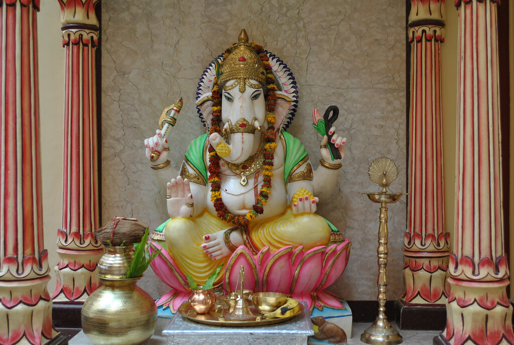 'एक गाव एक गणपती' संकल्पना राबवणारं आदर्श गाव