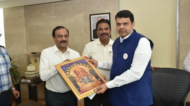 'जीएसबी'ने काढला भाविकांच्या सुरक्षेसाठी 10 कोटींचा विमा 'जीएसबी'ने काढला भाविकांच्या सुरक्षेसाठी 10 कोटींचा विमा