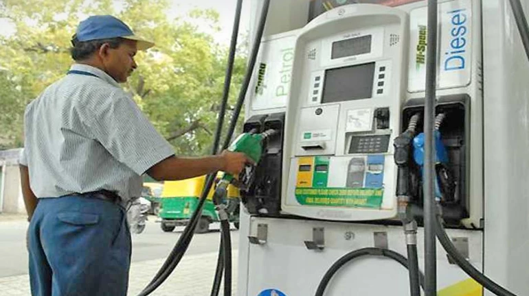 फिर बढ़े पेट्रोल के दाम ,मुंबई में एक लीटर पेट्रोल की किमत 86.60 रुपये