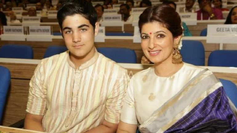 अक्षय कुमार ने बेटे आरव को खास अंदाज में किया बर्थडे विश अक्षय कुमार ने बेटे आरव को खास अंदाज में किया बर्थडे विश