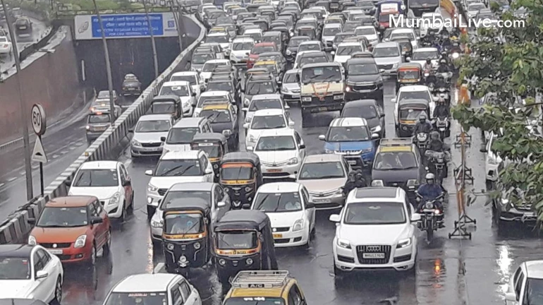 बोरीवली कोरा केंद्राजवळ वाहतूक कोंडी फुटणार बोरीवली कोरा केंद्राजवळ वाहतूक कोंडी फुटणार