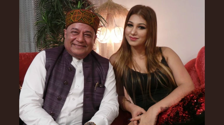 Anup Jalota and his girlfriend Jasleen Matharu get trolled by Twitterati Anup Jalota and his girlfriend Jasleen Matharu get trolled by Twitterati