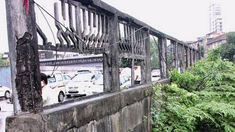 IIT-B to review Carnac Bunder Bridge draft plan IIT-B to review Carnac Bunder Bridge draft plan